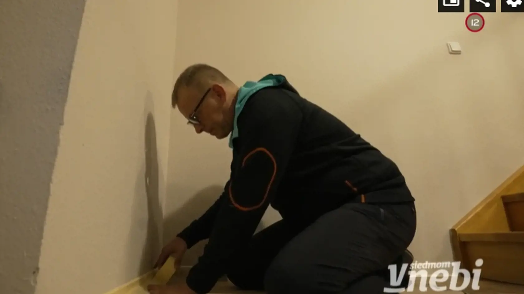 Zohnať ubytovanie pre matku so šiestimi deťmi nebolo vôbec ľahké, no predsedovi parlamentu sa napokon predsa len podarilo nájsť útulný byt pre Lenku. Diváci mohli vidieť ako Boris Kollár odhodil oblek, obliekol monterky a vypomáhal pri zariadení bytu: vynášal matrace, maľoval stenu či montoval nábytok.