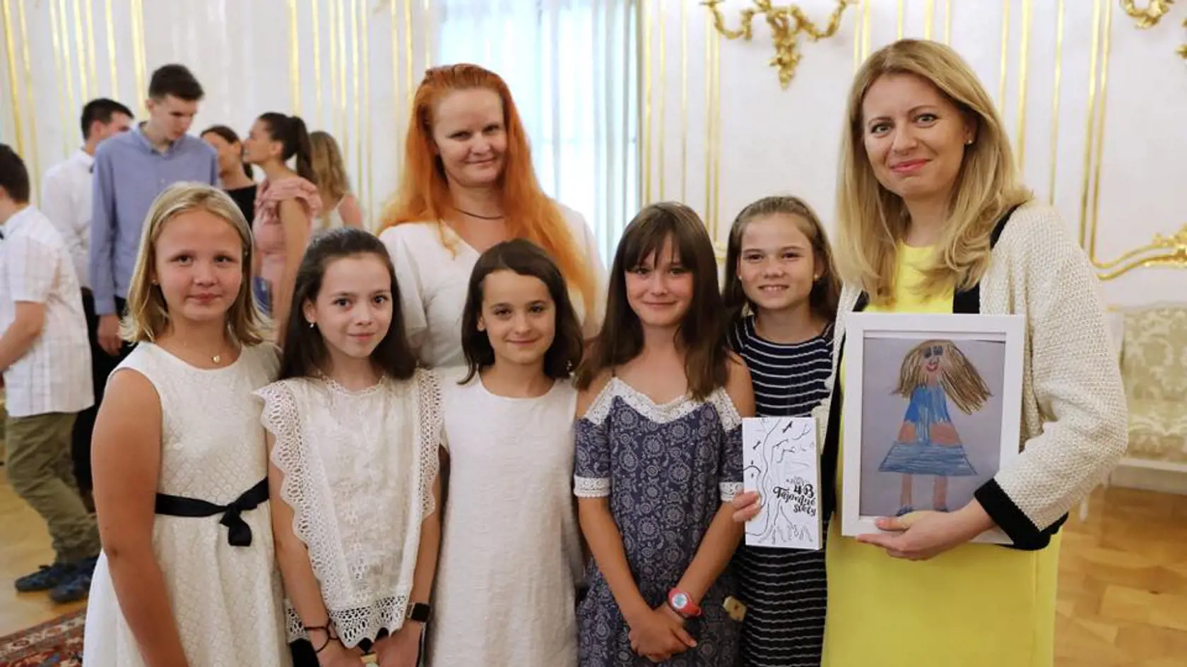 Zuzana Čaputová v piatok prijala v prezidentskom paláci študentov a študentky, ktorí uspeli v medzinárodnej súťaži Mladí reportéri pre životné prostredie.