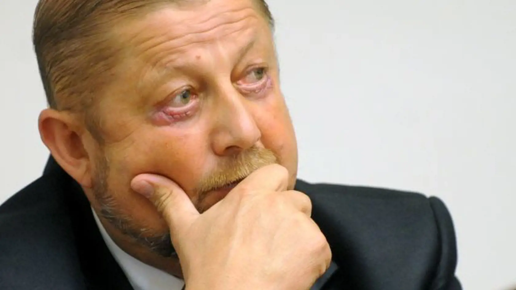 Ministerka spravodlivosti SR Viera Petríková 6. mája 2010 za prítomnosti predsedu vlády Roberta Fica slávnostne odovzdala do užívania zrekonštruovanú budovu Krajského súdu na Hlavnej ulici è. 22 v Prešove. Rekonštrukcia historickej budovy sa zaèala v roku 1998, no bola prerušená v rokoch 2003 až 2006. Po obnovení prác na budove sa oproti pôvodnému finanènému plánu podarilo ušetri takmer 55 miliónov korún. Na snímke predseda Najvyššieho súdu SR Štefan Harabin. FOTO TASR - František Iván
