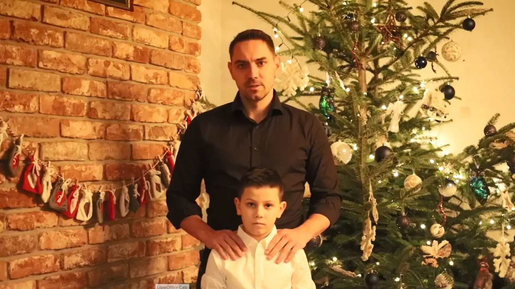 Otec so synom si užili spolu nielen vlaňajšie Vianoce, ale aj čas medzi sviatkami a následne aj silvestrovskú noc.