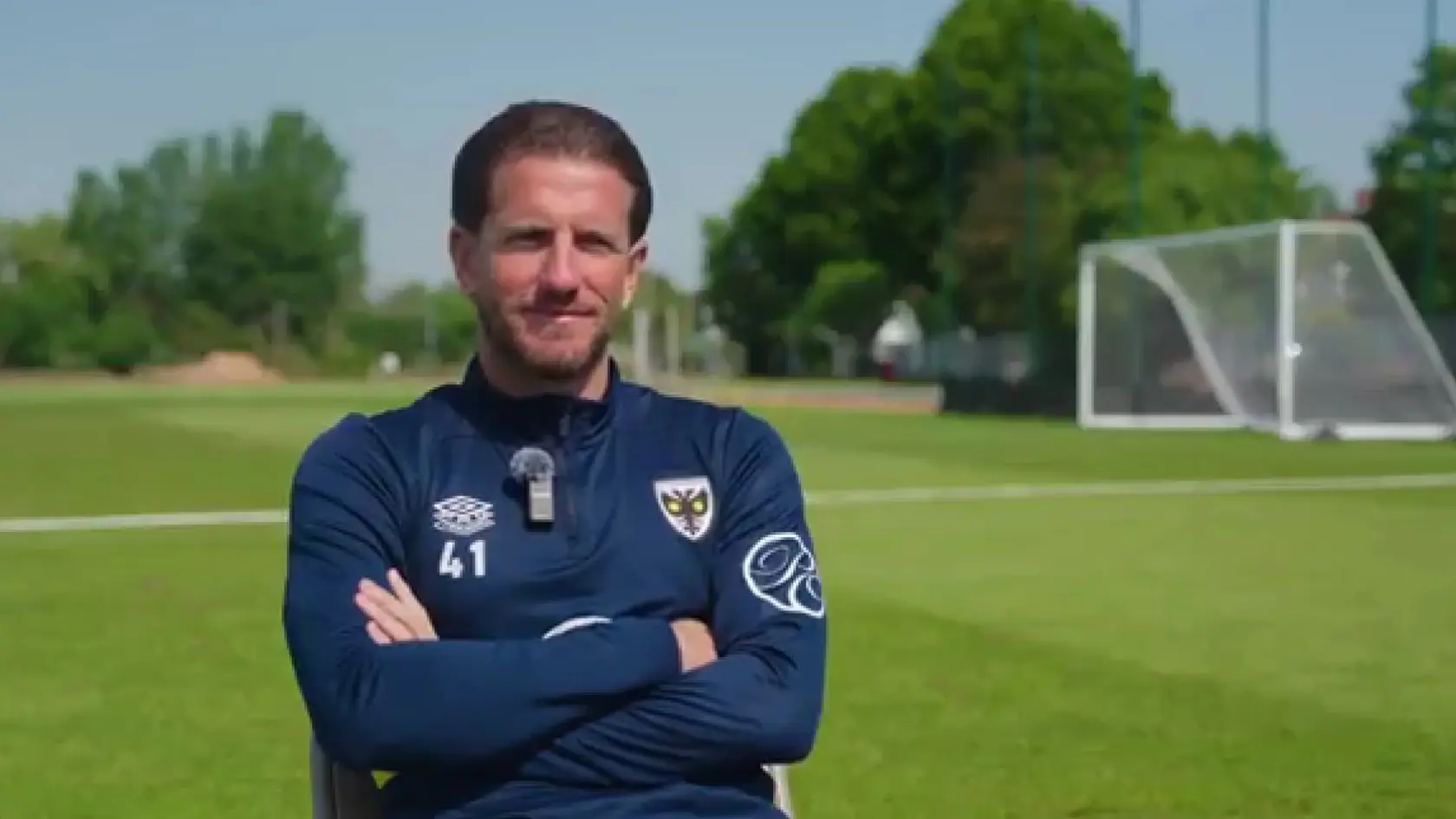 Futbalový stredopoliar tímu AFC Wimbledon Sam Hutchinson odohral zápas štvrtej ligy s infarktom!