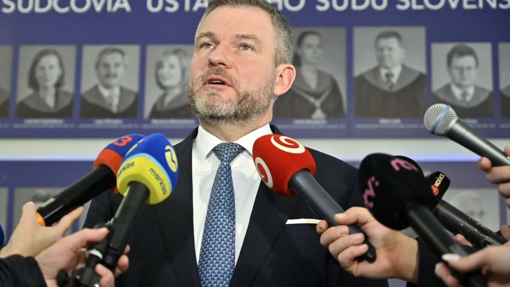 Na snímke predseda Národnej rady (NR) SR Peter Pellegrini (Hlas-SD)i informuje novinárov na tlačovom brífingu po stretnutí s predsedom Ústavného súdu (ÚS) Ivanom Fiačanom v Košiciach v piatok 12. januára 2023.