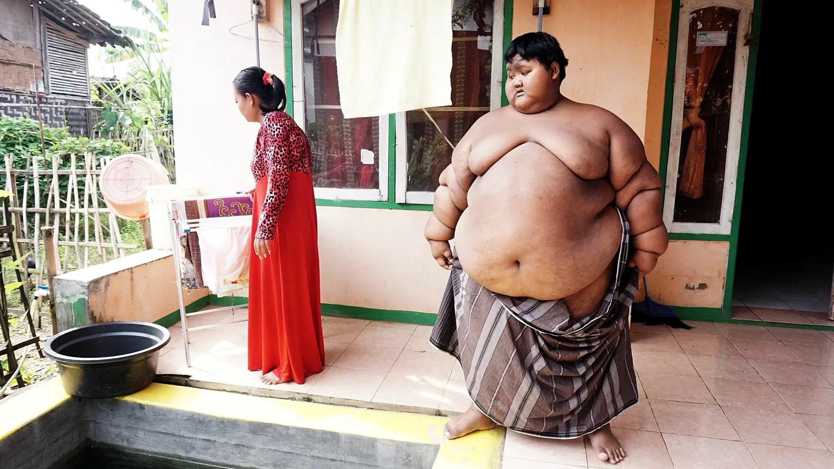 Arya Permana vážil v roku 2016 192 kilogramov.