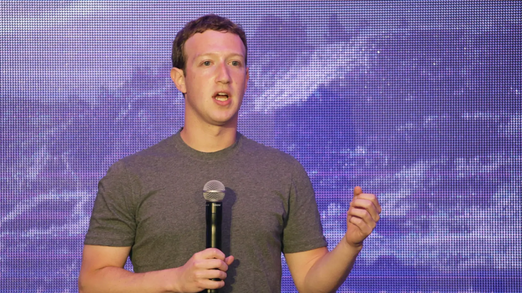 Mark Zuckerberg rokoval v Indonézii o rozšírení prístupu na internet.