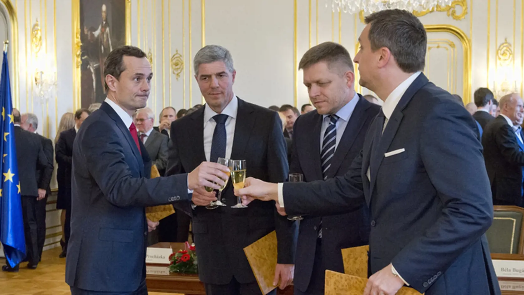 Zľava: Radoslav Procházka (Sieť), Béla Bugár (Most), Robert Fico (Smer) a Andrej Danko.(SNS).