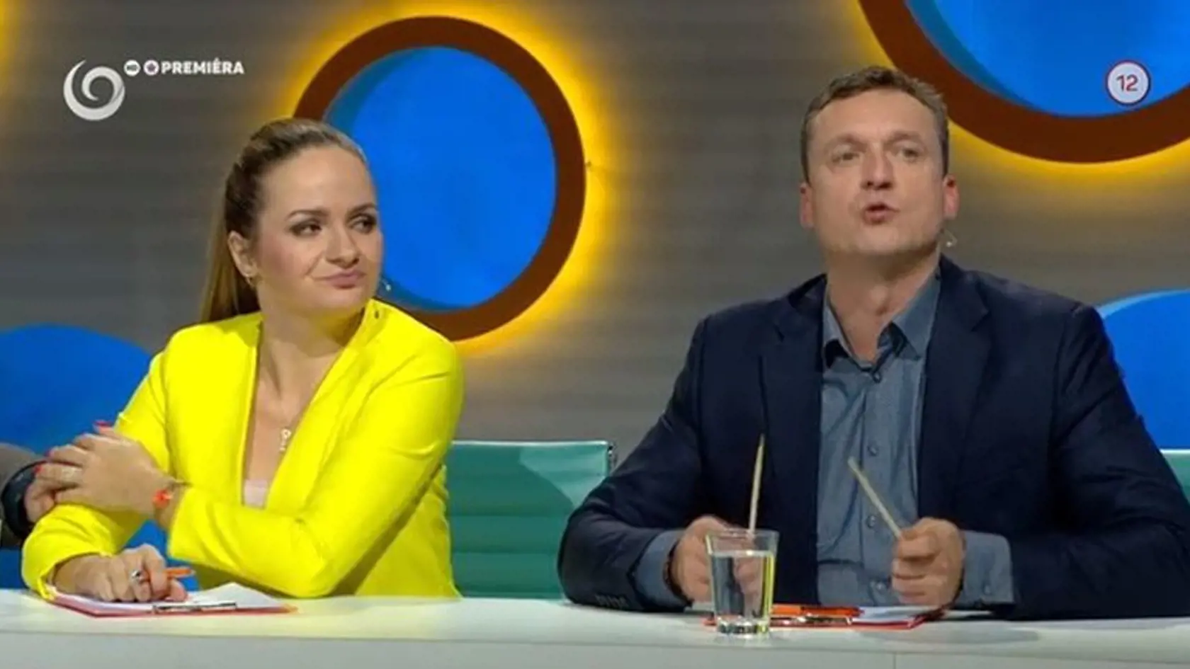 Zatiaľ čo Marcelovi Forgáčovi venovala herečka iba zachmúrený pohľad.