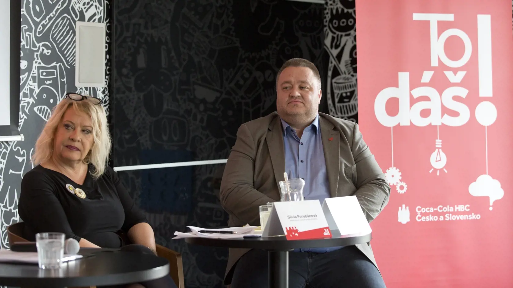 Tlačová konferencie nadácie To dáš, pomoc deťom z detských domovov
Na obr.: Silvia Porubänová a Radoslav Dráb