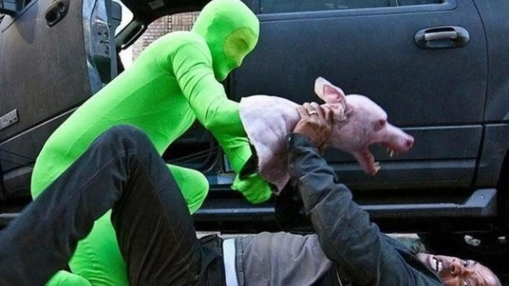 Spomínate si na dramatickú scénu, v ktorej Will Smith bojoval proti nakazených psom vo filme Ja, legenda? Nuž, keď sa na to pozriete z pohľadu kameramana, bolo to skôr vtipné než napínavé!