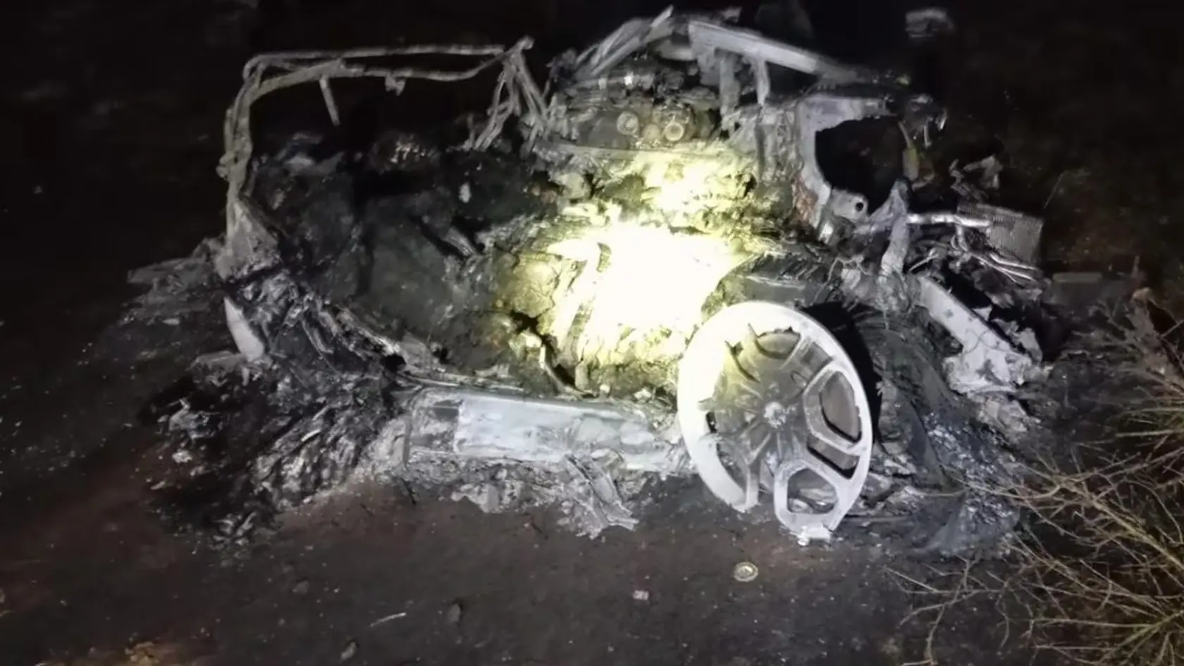 Hrozivý záber na auto Dioga Jotu, ktoré malo nehodu.