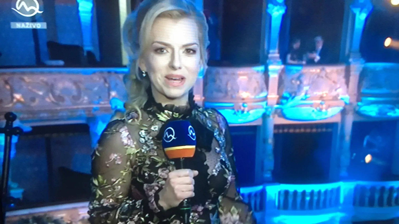 Už tradične sa naživo prihovorila divákom Markízy z Plesu v opere aj Zlatica Švajdová Puškárová. 