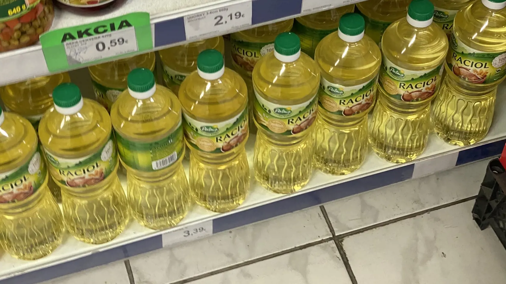 Ceny rastlinných olejov tiež vystúpili do závratných výšin. Ešte pred pár mesiacmi ich bolo možné kúpiť o dve tretiny lacnejšie.