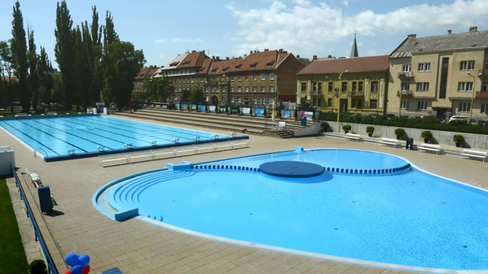 Letné kúpanie nám dokážu poriadne znepríjemniť črevné parazity, sinice, huby či legionely.
