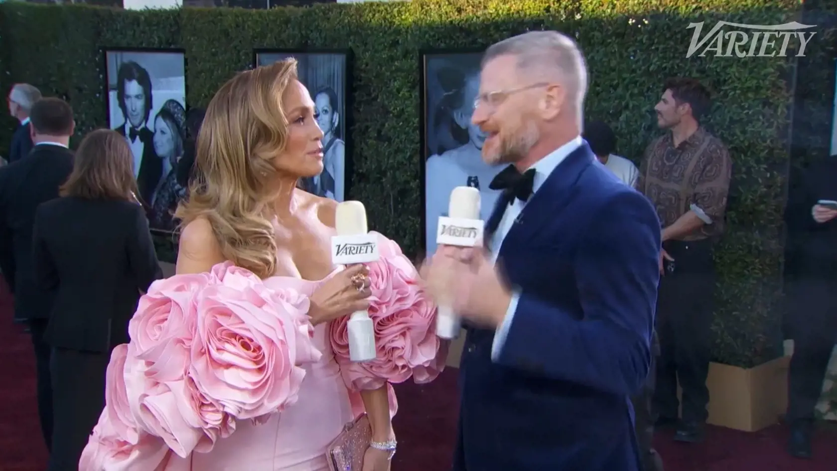 Jennifer Lopez sa počas nepríjemného rozhovoru nemohla oprieť o svojho aktuálneho manžela.