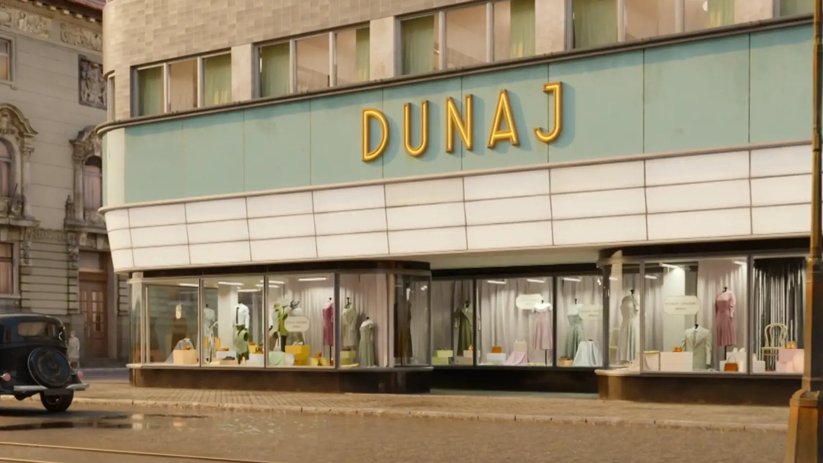 Dunaj sa mal najprv natáčať v pôvodnom obchodnom dome na Námestí SNP. Pre rekonštrukciu budovy však nakoniec bolo potrebné postaviť vlastné ateliéry.