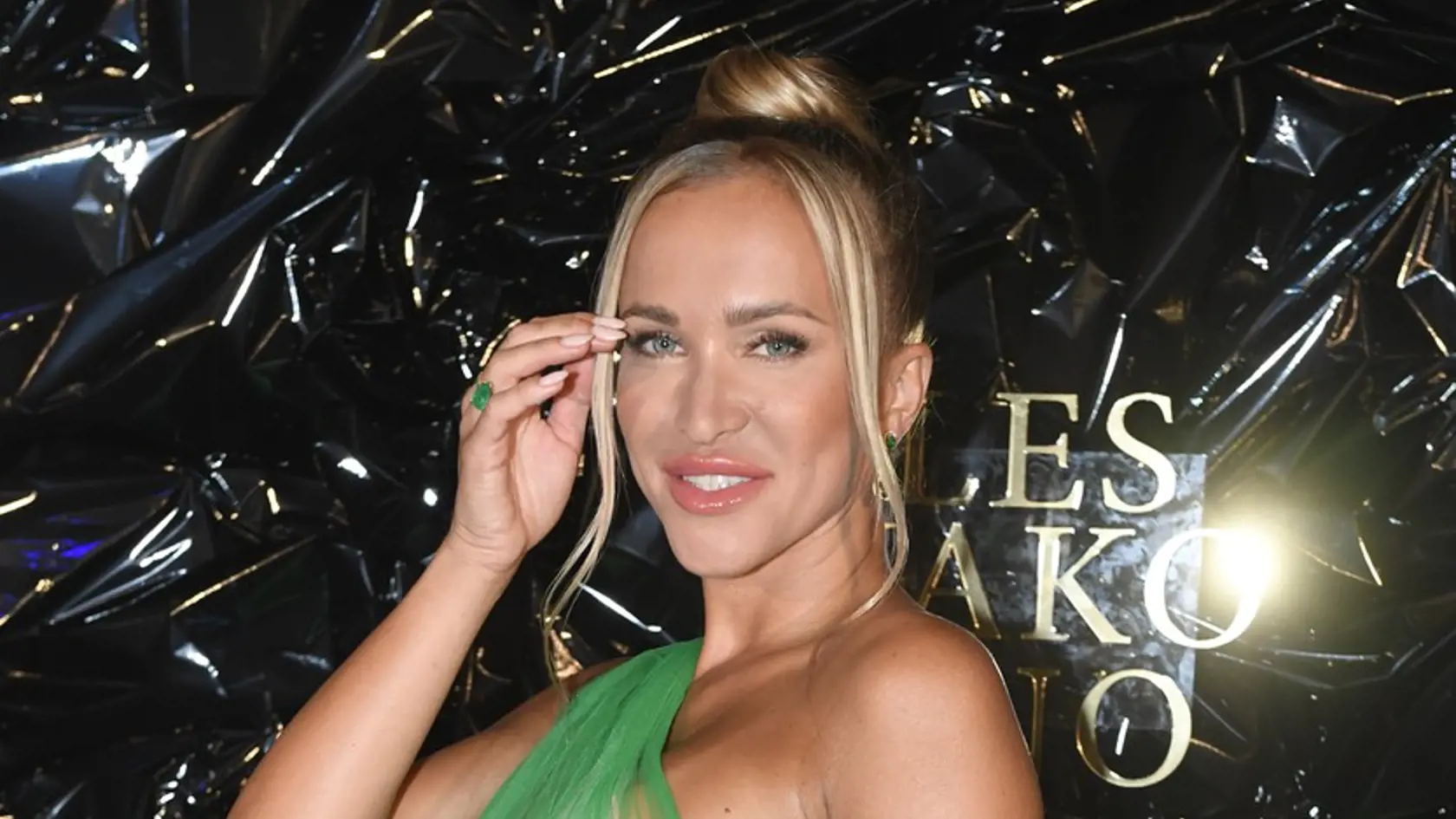 Nela Slováková na plese žiarila v takýchto odvážnych šatách.