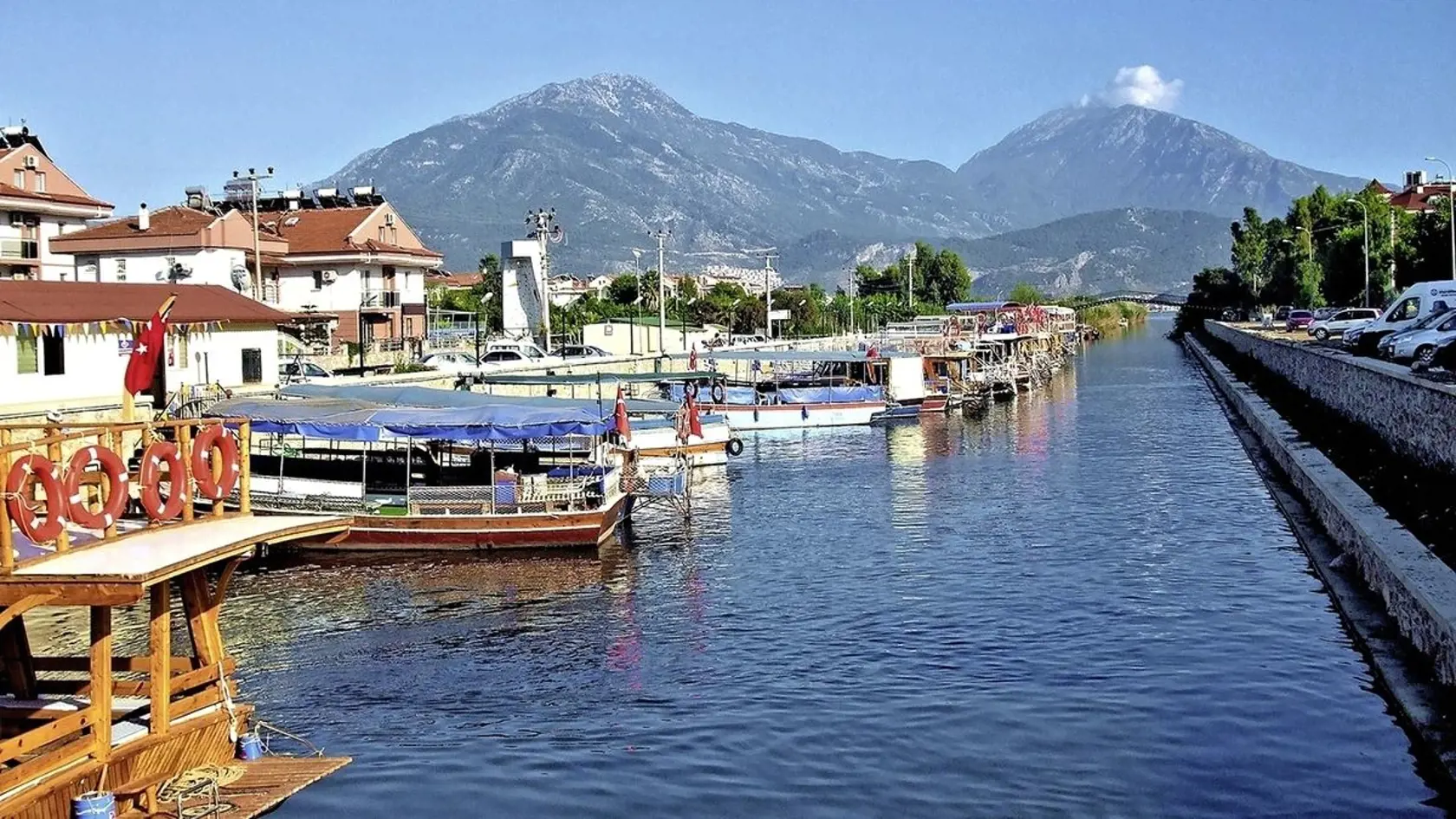 Turisti dedinku Fethiye zatiaľ neobjavili.
