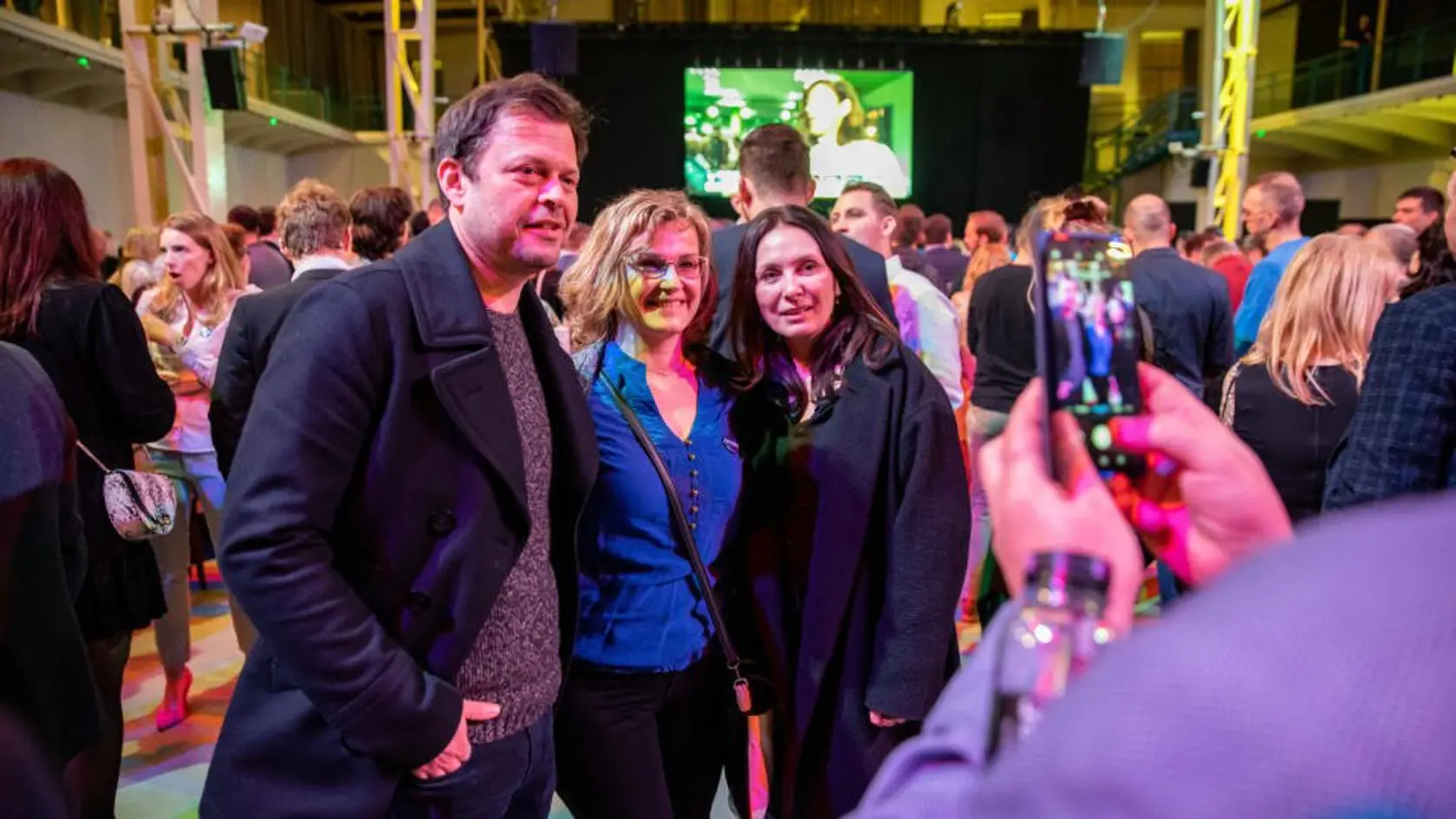 Koalíciu PS/Spolu prišli podporiť aj herci Alexander Bárta a Henrieta Mičkovicová.