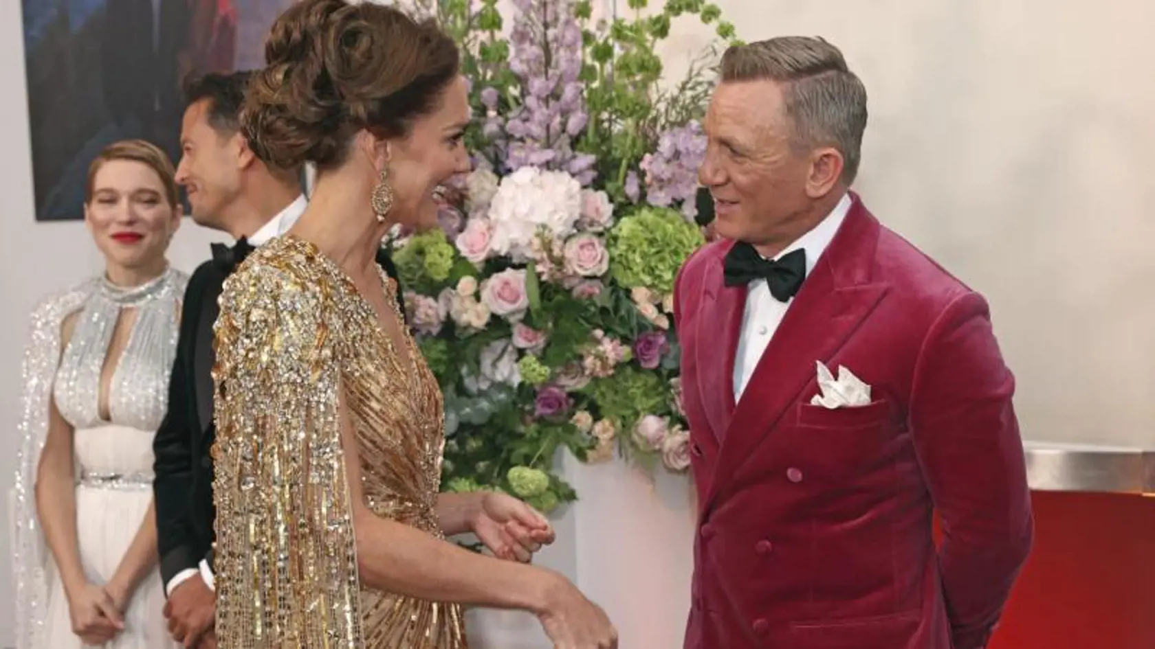 Kate s Danielom Craigom sa na premiére novej bondovky zdvorilostne pozhovárali.