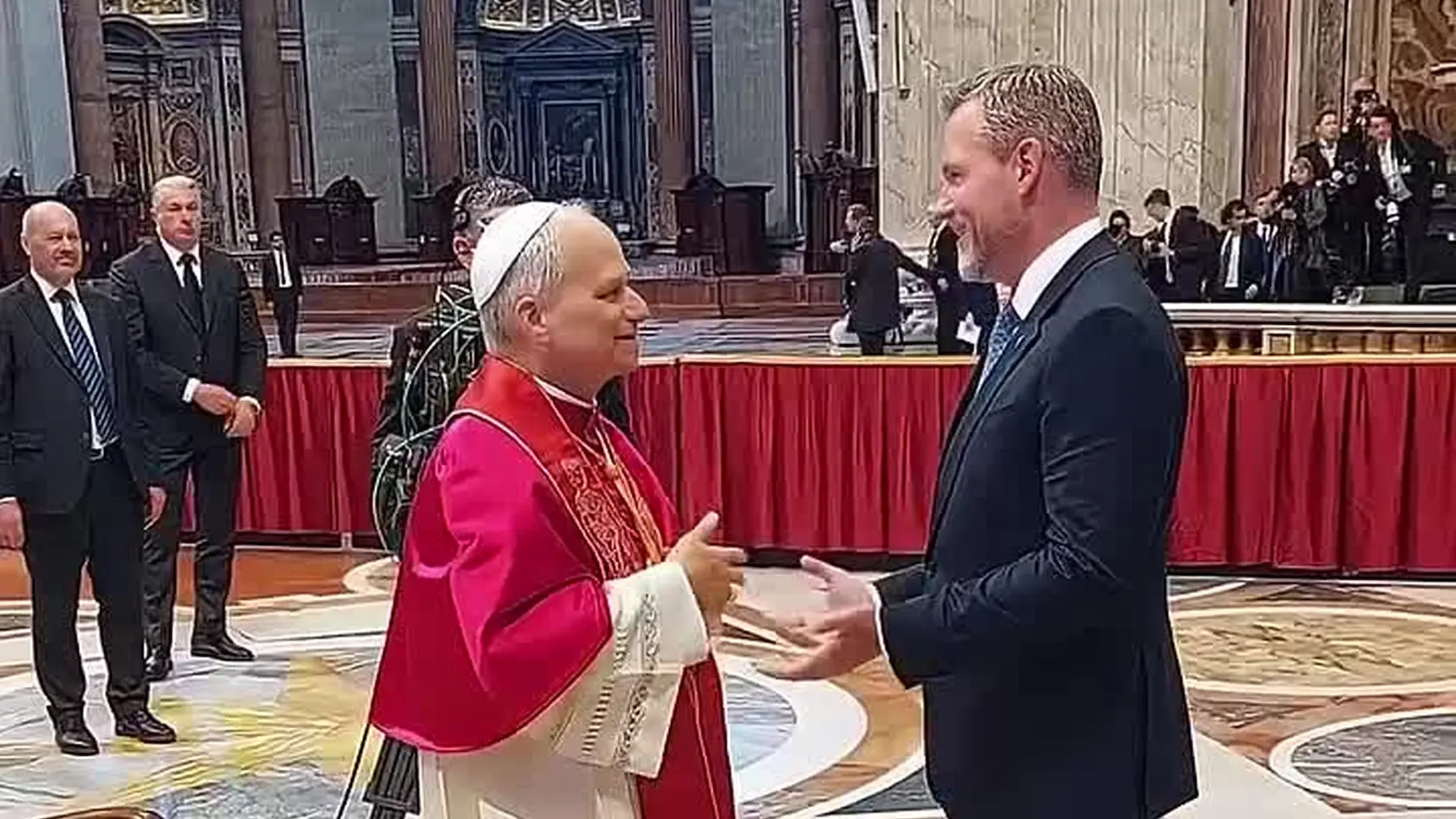 Vo Vatikáne som absolvoval aj výnimočné osobné stretnutie s novozvoleným pápežom Levom XIV. Svätého Otca som pozdravil v mene všetkých občanov Slovenska. Povedal mi, že našu krajinu viackrát navštívil a že určite veľmi rád opäť príde