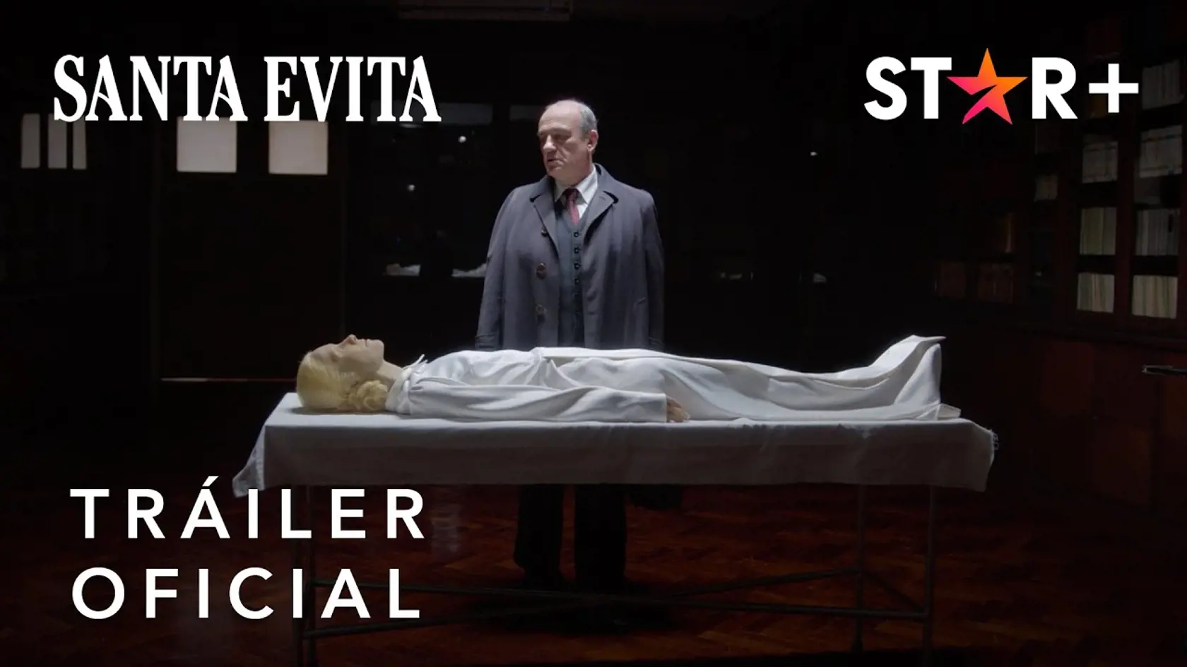 Úlohu mŕtvej argentínskej prvej dámy stvárnila populárna uruguajsko-argentínska herečka, speváčka a módna návrhárka Natalia Oreiro známa z telenovely Divoký anjel, ktorá sa aktuálne vysiela na televízii Doma. Herečka pre úlohu Evity musela podstúpiť radikálnu premenu. Aby sa na zosnulú prvú dámu podobala, nechala si odfarbiť svoje tmavé dlhé vlasy na platinovú blond farbu.