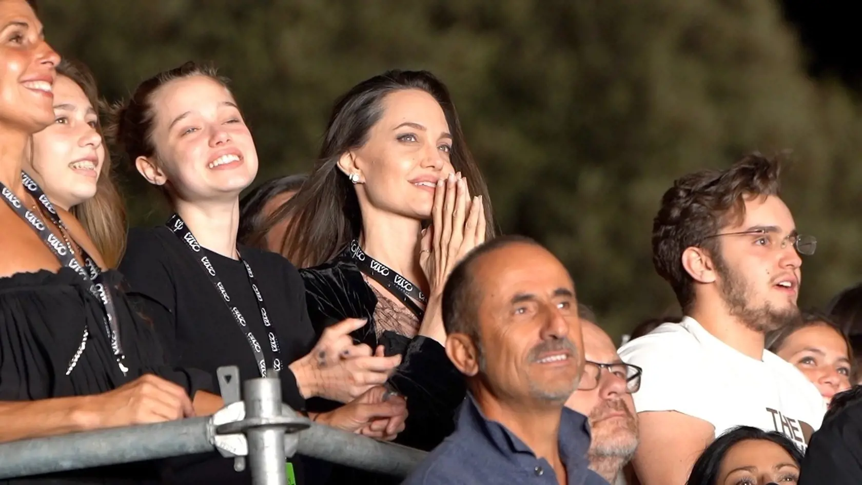 Shiloh Jolie Pitt zdedila krásu po mame Angeline Jolie. Jej vzhľad však momentálne pripomína skôr chlapca. Najnovšie sa totiž nechala vystrihať takmer dohola.