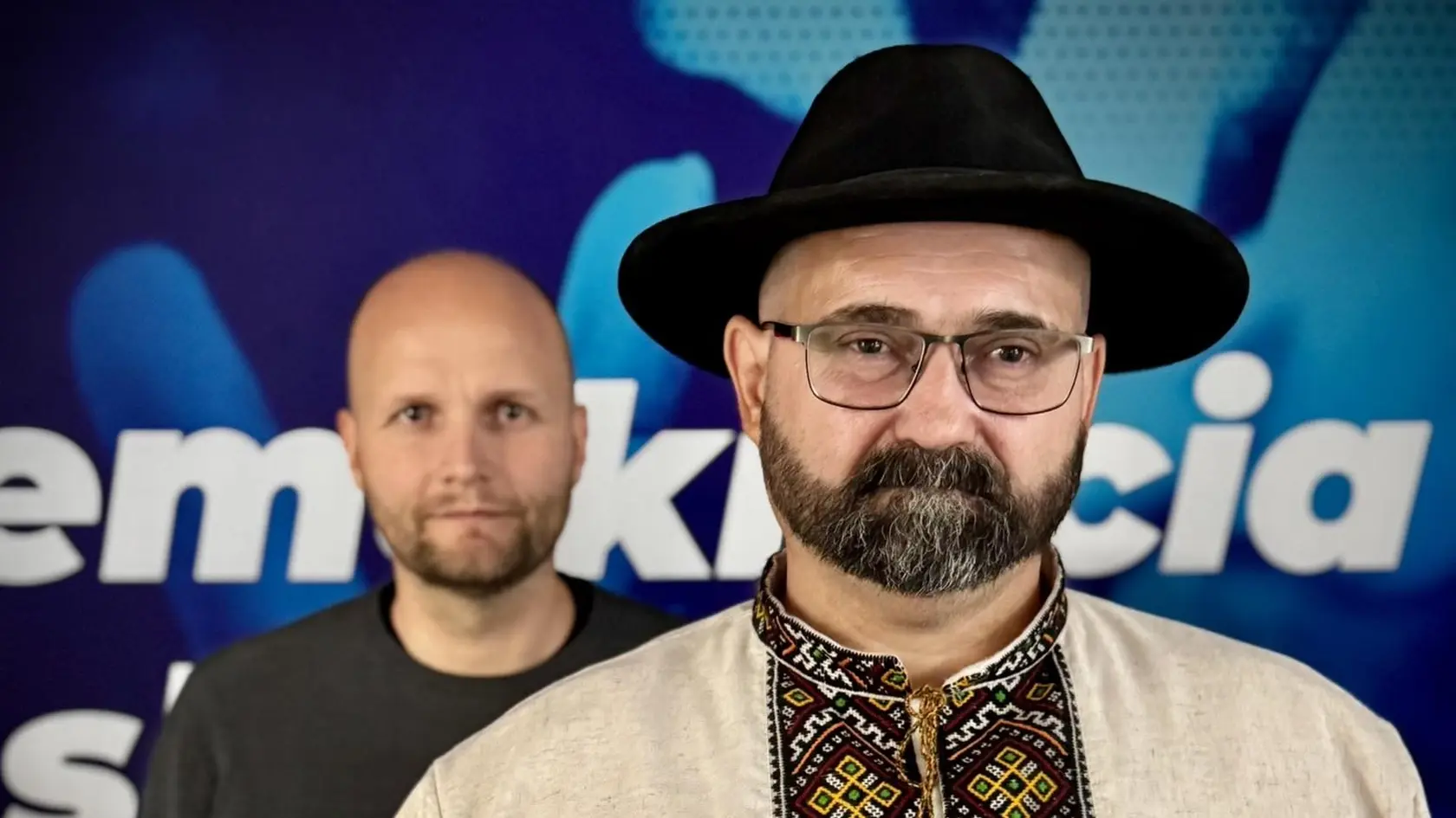 Muž s valaškou je obvinený z podnecovania. Vo videu sa mal vyhrážať premiérovi Robertovi Ficovi (Smer-SD).