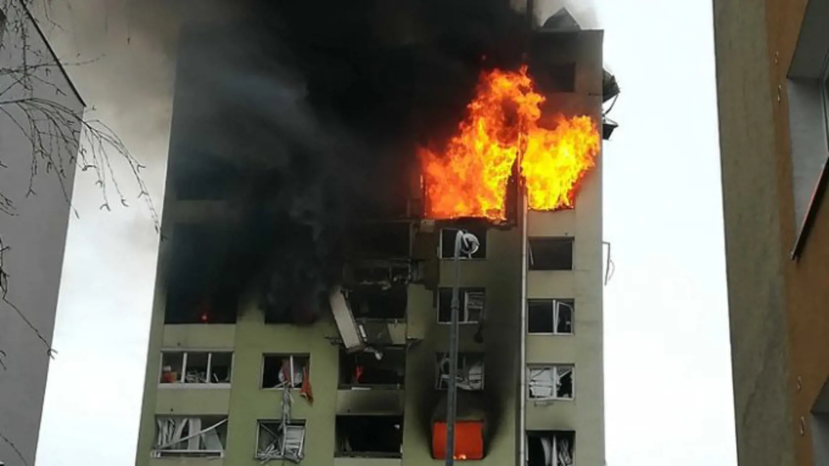 Ak by vetracia šachta zostala plne funkčná, bez úprav, so zachovaním dymovej klapky na streche domu a pevne osadených oceľových stien s pletivom a ďalšími prvkami, podľa znalcov by zmes plynu a vzduchu bola prirodzene či nútene odsávaná mimo bytovky nad strechu a kritická koncentrácia plynu by v prípade poškodenia potrubia nenastala.