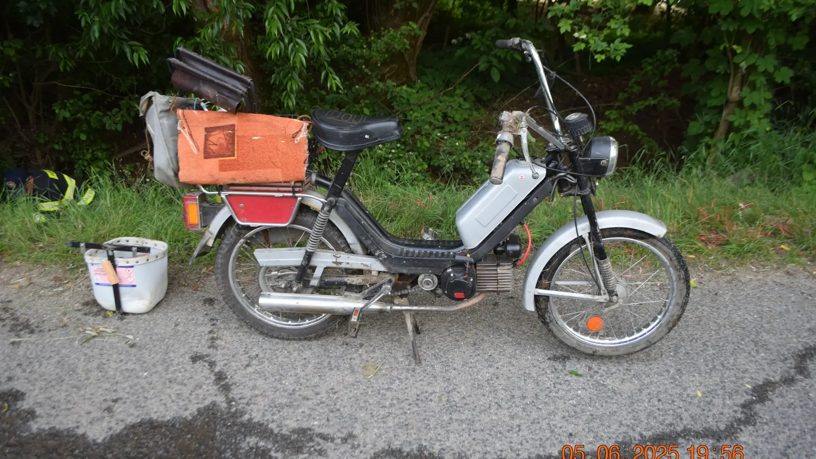 Polícia vyšetruje tragickú nehodu 75-ročného motocyklistu v okrese Skalica.