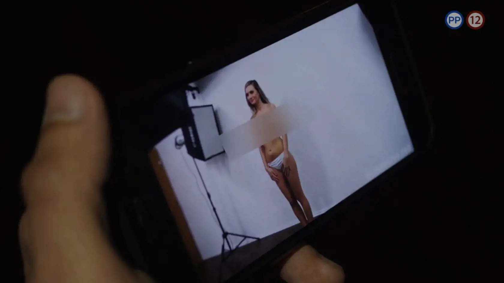 Keď Ivan zbadal Luciine porno video, ostal ako obarený.