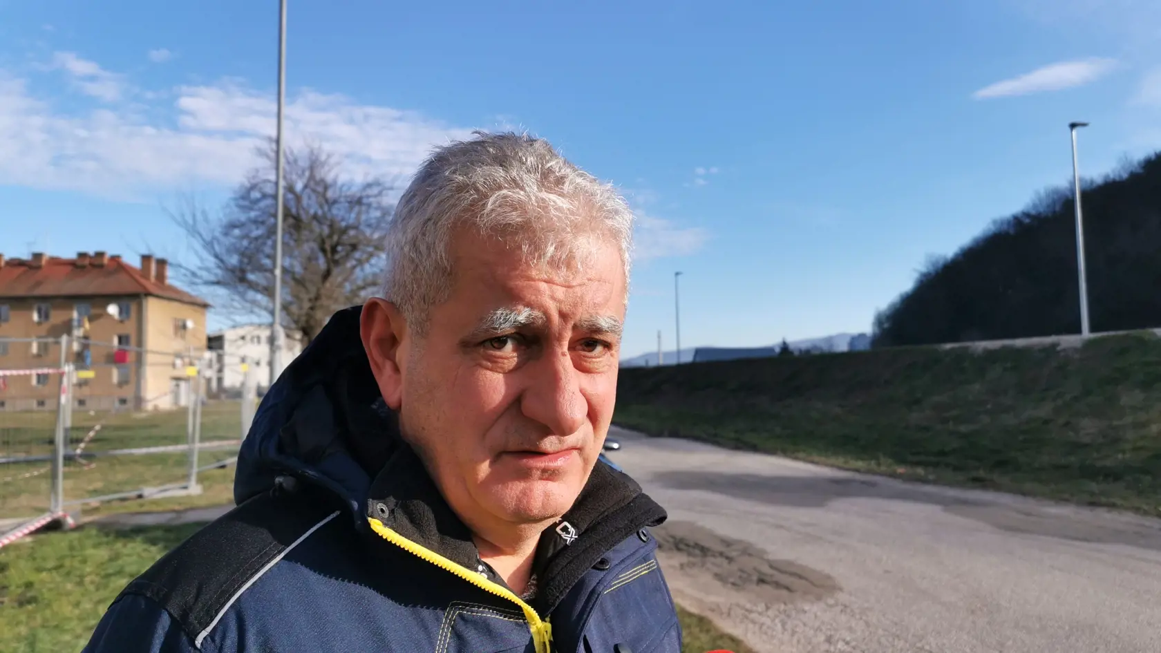 Vladimír Marko zo Správy majetku mesta Partizánske musí znášať aj krik, urážky a vyhrážky od bývalých obyvateľov bytovky.