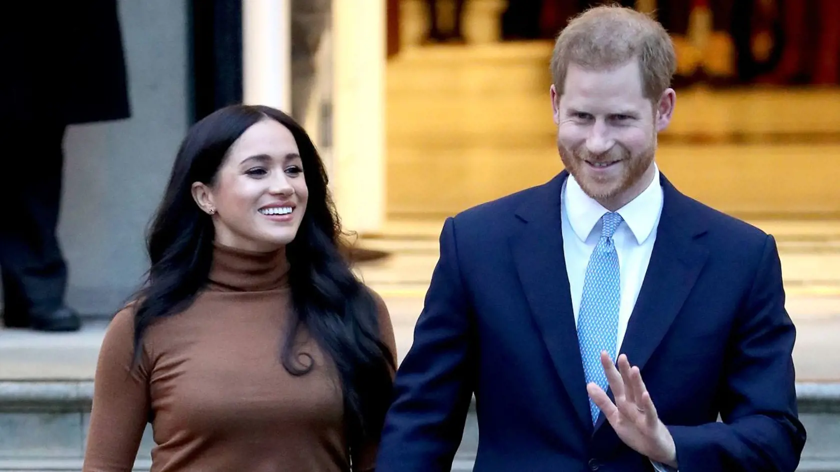 Princ Harry a jeho manželka Meghan sa rozhodli vzdať kráľovských povinností. Môžu však stratiť aj kráľovskú apanáž.