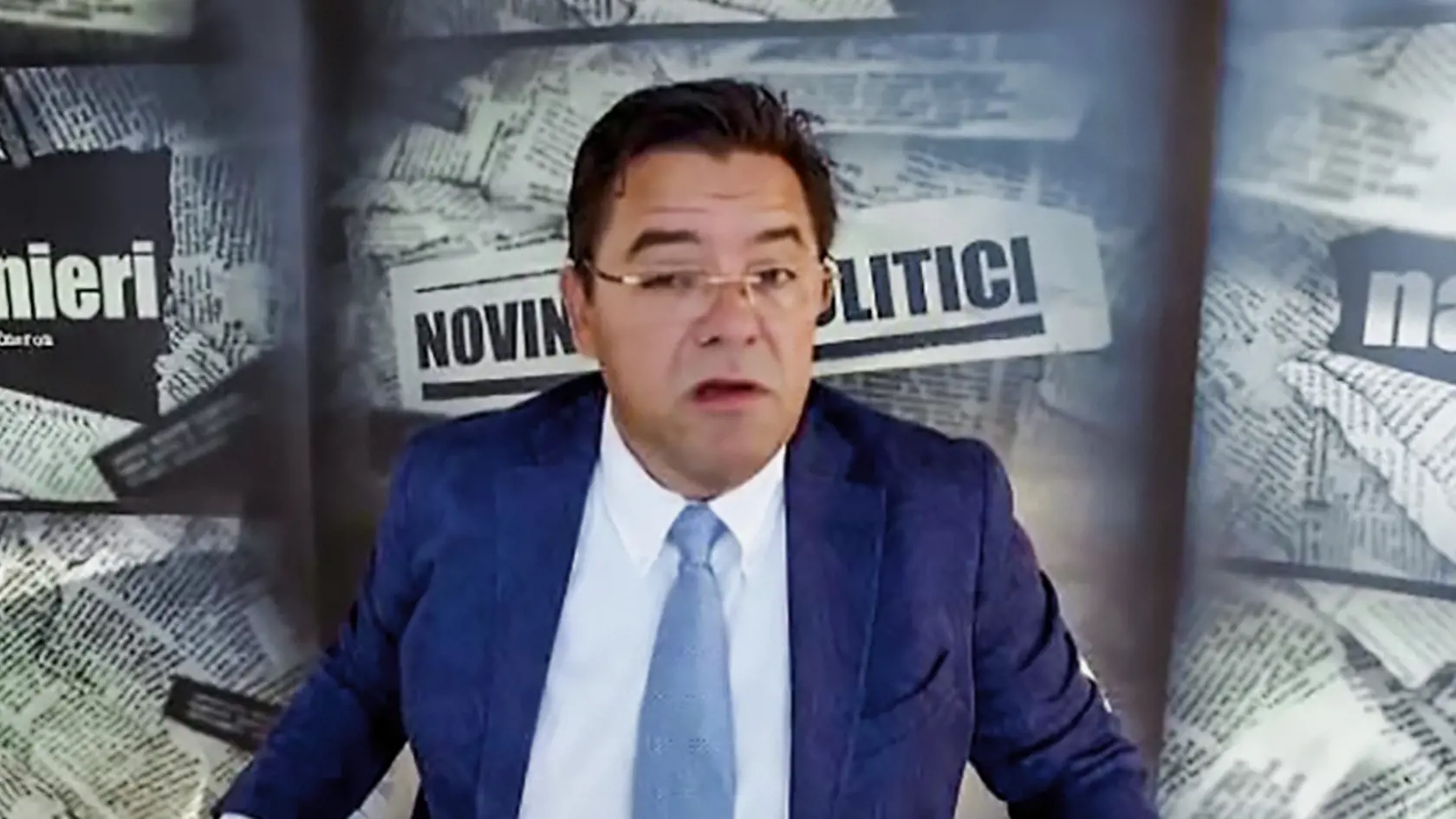 Kočner mal internetovú reláciu Na pranieri, v ktorej urážal novinárov. Kramár, alias seriálový Vozner, má v seriáli Za sklom reláciu Na šibenici.