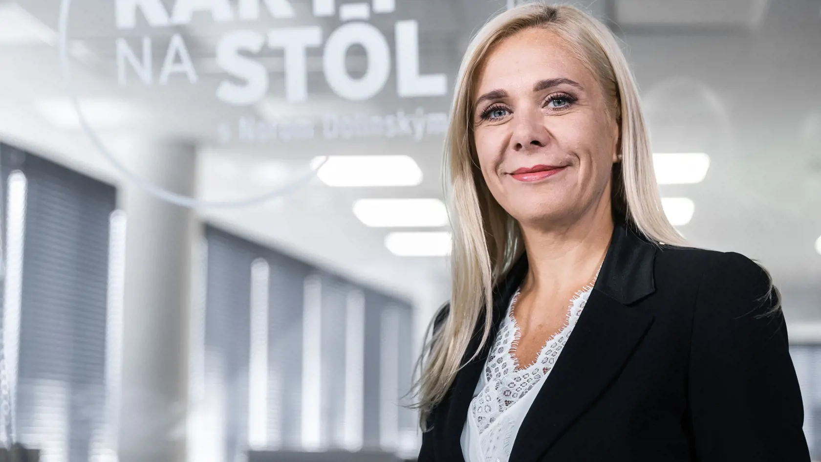 Diskusná relácia "Karty na stôl", ktorej hosťom bola Denisa Saková.