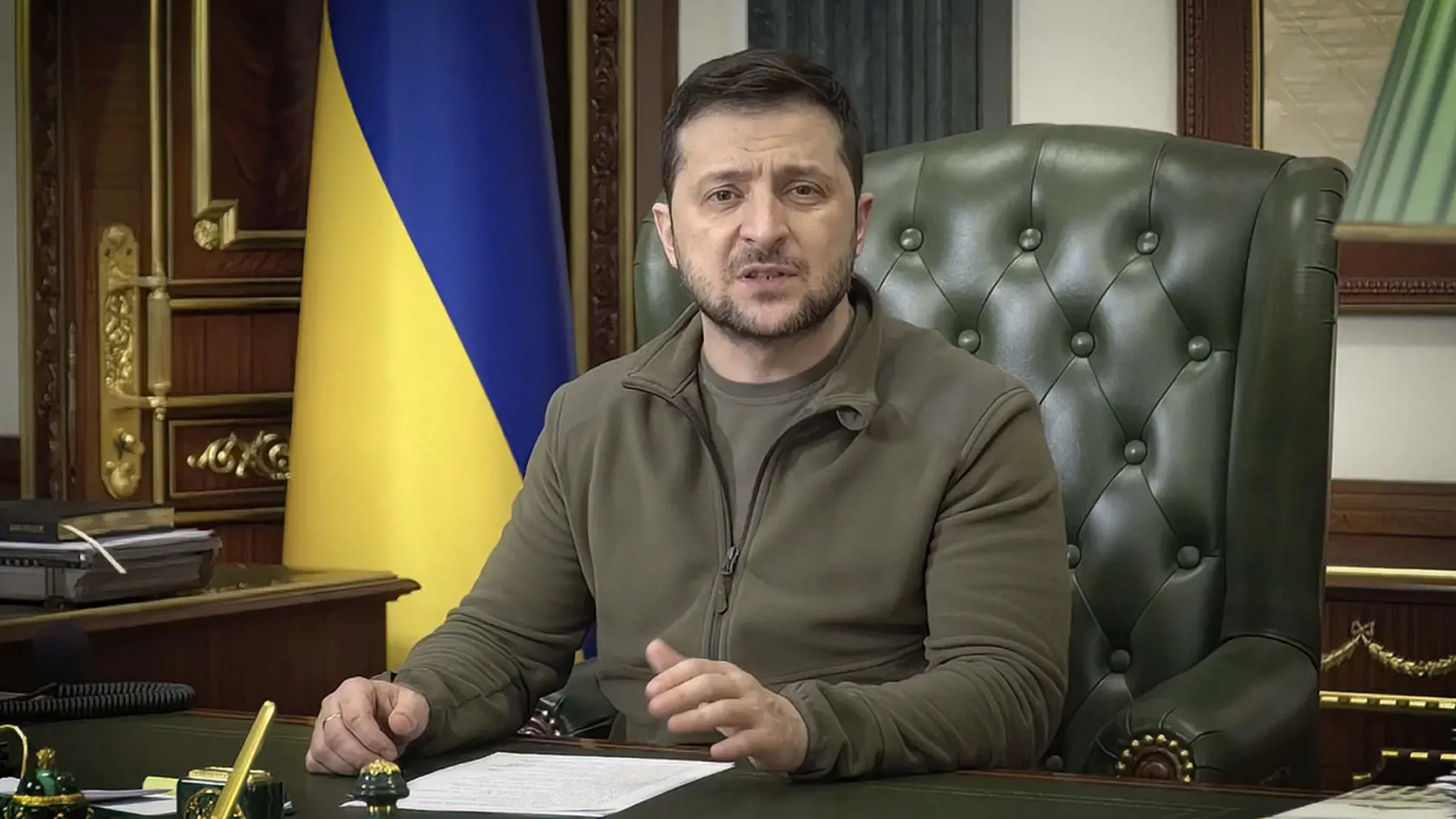 KK13 Kyjev - Na videosnímke ukrajinský prezident Volodymyr Zelenskyj hovorí 16. marca 2022