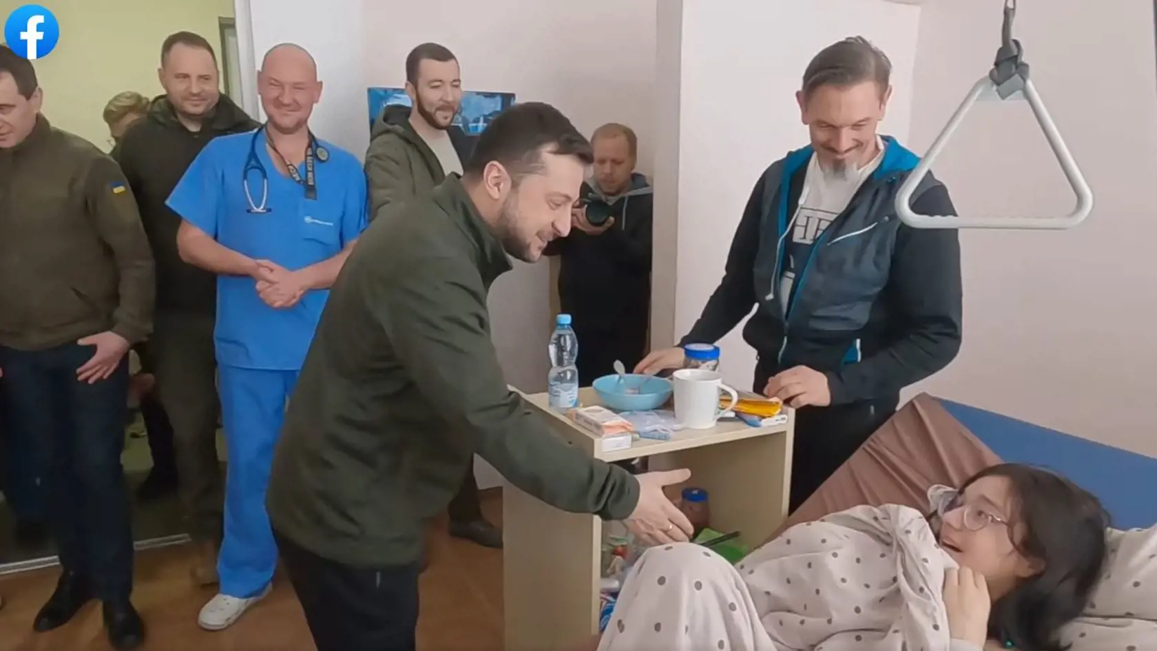 Ruskú agresiu okúsila na vlastnej koži aj 16-ročná Kaťa so svojou rodinou, ktorá sa dostala pod paľbu nepriateľských vojakov. Ani strach o vlastný život jej nezabránil v tom, aby vlastným telom ochránila svojho 8-ročného brata. Napriek viacerým strelným poraneniam ako zázrakom prežila.