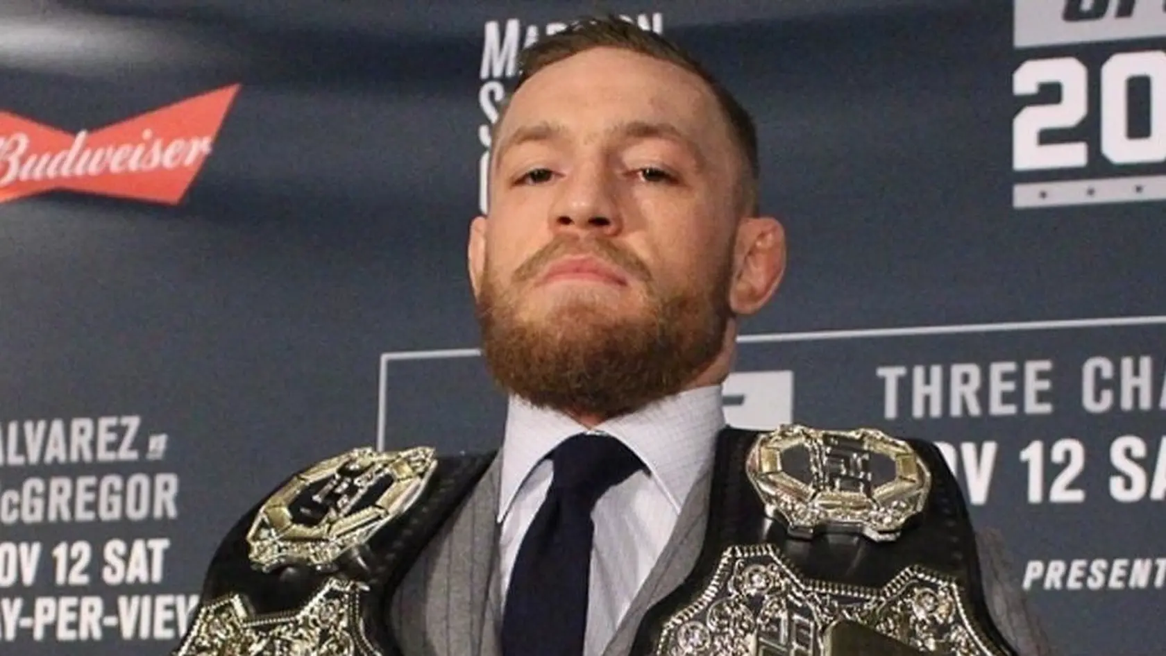 Conor McGregor je vinný zo znásilnenia.