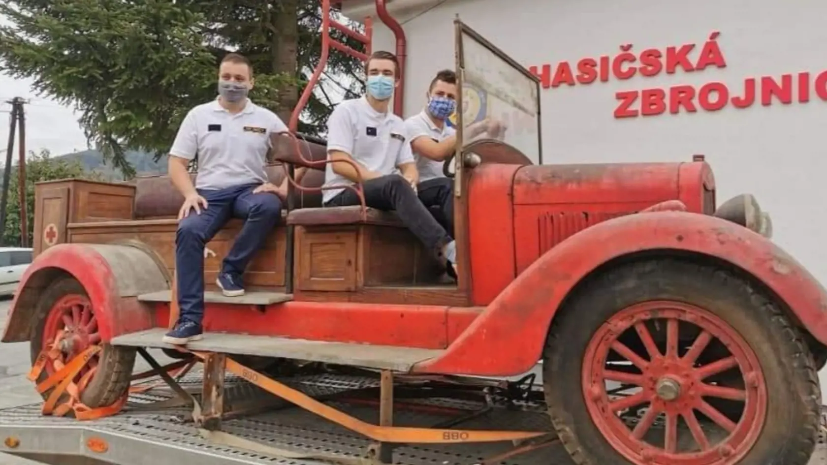 V roku 2020 putovalo auto z hasičskej zbrojnice v Milochove na rekonštrukciu.