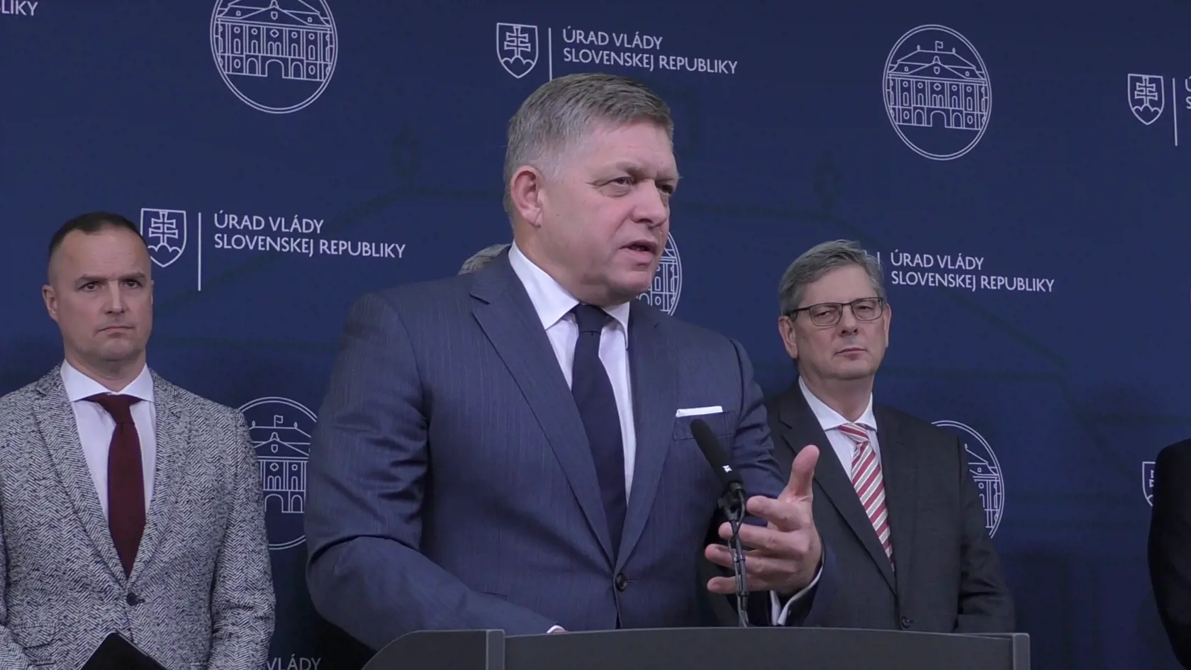 Na snímke premiér SR Robert Fico (Smer-SD) na tačovej konferencii v Bratislave 25. januára 2025. Koalícia predloží k novele Trestného zákona pozmeňovacie návrhy, ktoré konzultuje s generálnou prokuratúrou aj Európskou komisiou. Nebudú nič meniť na základnej podstate novelizácie Trestného zákona, Trestného poriadku a návrhu zrušenia Úradu špeciálnej prokuratúry. Pokiaľ opozícia predloží svoje pozmeňovacie návrhy, koalícia ich zváži. FOTO TASR - Jakub Popelka