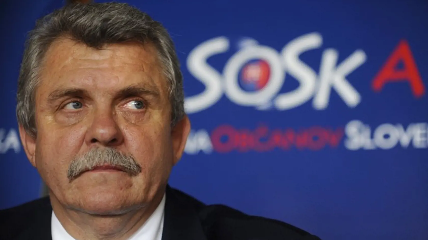 Predseda strany SOSKA (Strana občanov Slovenska) Peter Marček. Kandidačnú listinu jeho strany opustilo šesť ľudí.