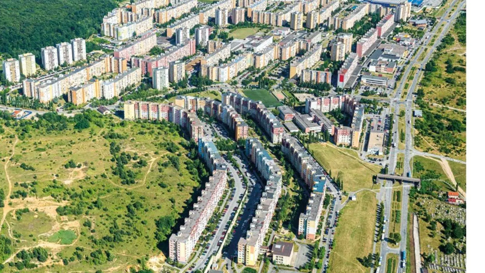 Jedným  z panelákov kde vyvádzal olejový fantóm bolo aj Sídlisko Košice - Ťahanovce.