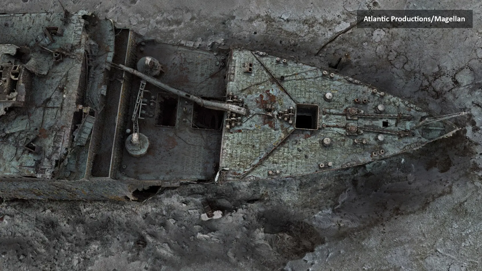 Pomocou diaľkovo riadených dronov sa podarilo vytvoriť vôbec prvý detailný 3D model najslávnejšieho vraku v dejinách - zaoceánskeho parníka Titanic, ktorý leží v hĺbke 3800 metrov na dne Atlantického oceánu. Nový sken zachytáva vrak v jeho celistvosti a poskytuje tak kompletný pohľad na Titanic. Loď je rozlomená na polovicu, pričom predná a zadná časť sú od seba vzdialené približne 800 metrov. Vrak plavidla na morskom dne obklopuje obrovské "pole" trosiek.