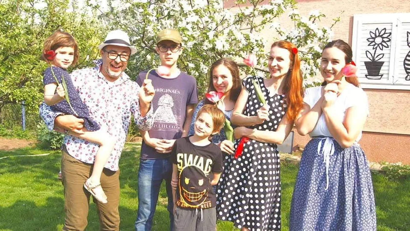 Marián Čurko vyplašil rodinu a blízkych, keď bol dva dni nezvestný. V pondelok na poludnie sa ozval živý a zdravý, keď zverejnil fotku na Instagrame. Následne zverejnil záber s manželkou a ich piatimi deťmi. 