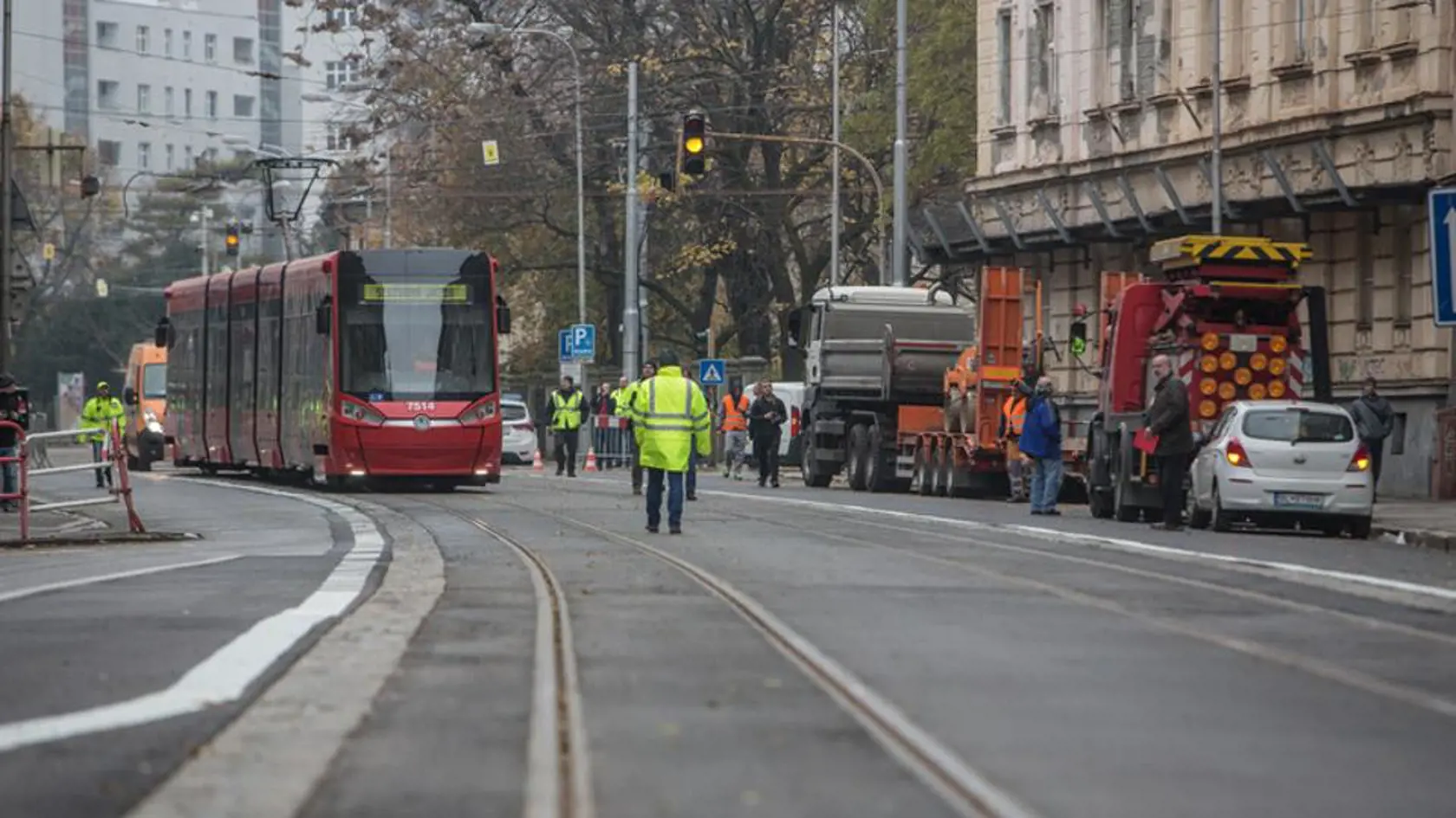 Patrik (19) v električke útočil na seniora, pokračoval aj na zastávke.