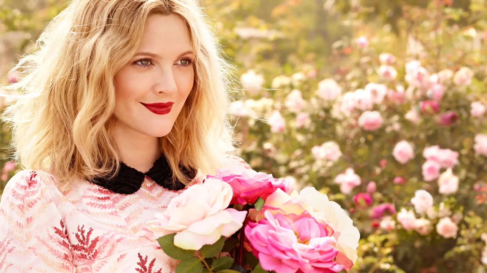Drew Barrymore (47) – Flower Beauty: 
Takmer dekádu herečka pripravuje vlastnú cenovo dostupnú kozmetickú radu „Kvetinová krása“, ktorú zákazníčky nájdu v bežných supermarketoch. Ešte dlhšie produkuje aj vína „Barrymore Wine“.