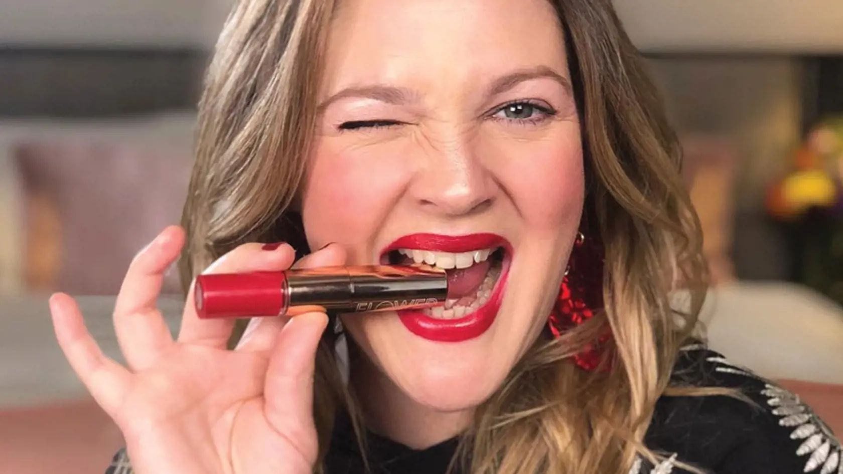 Drew Barrymore (47) – Flower Beauty: 
Takmer dekádu herečka pripravuje vlastnú cenovo dostupnú kozmetickú radu „Kvetinová krása“, ktorú zákazníčky nájdu v bežných supermarketoch. Ešte dlhšie produkuje aj vína „Barrymore Wine“.