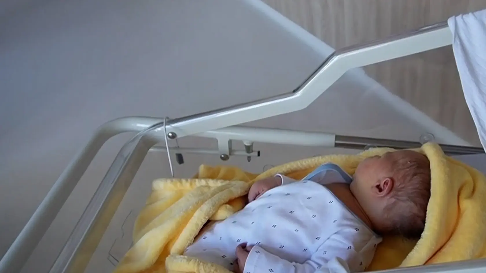 Daniel vážil pri pôrode 5270 gramov a meral 60 centimetrov. 