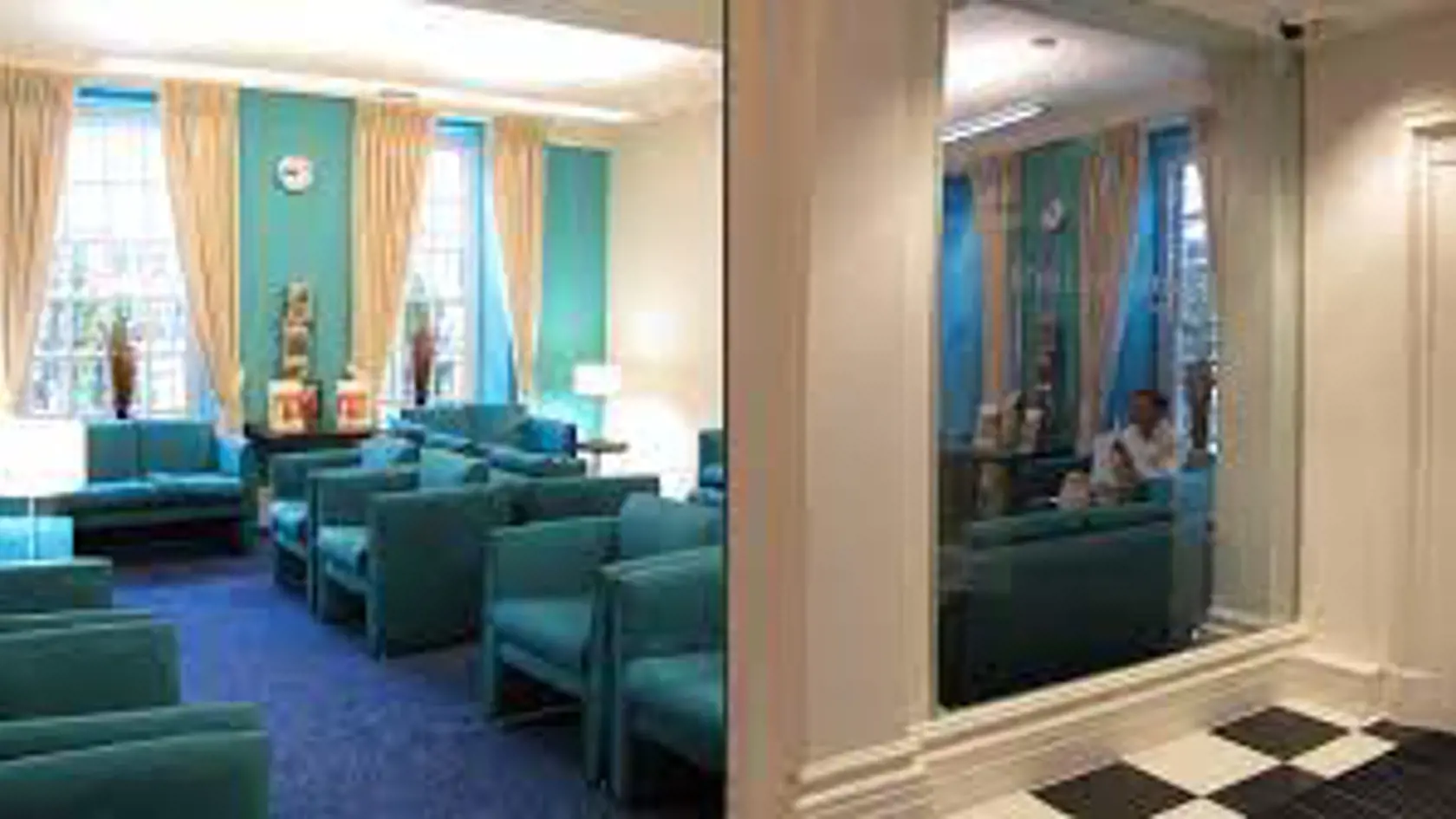 Interiér nemocnice pripomína skôr hotel.
