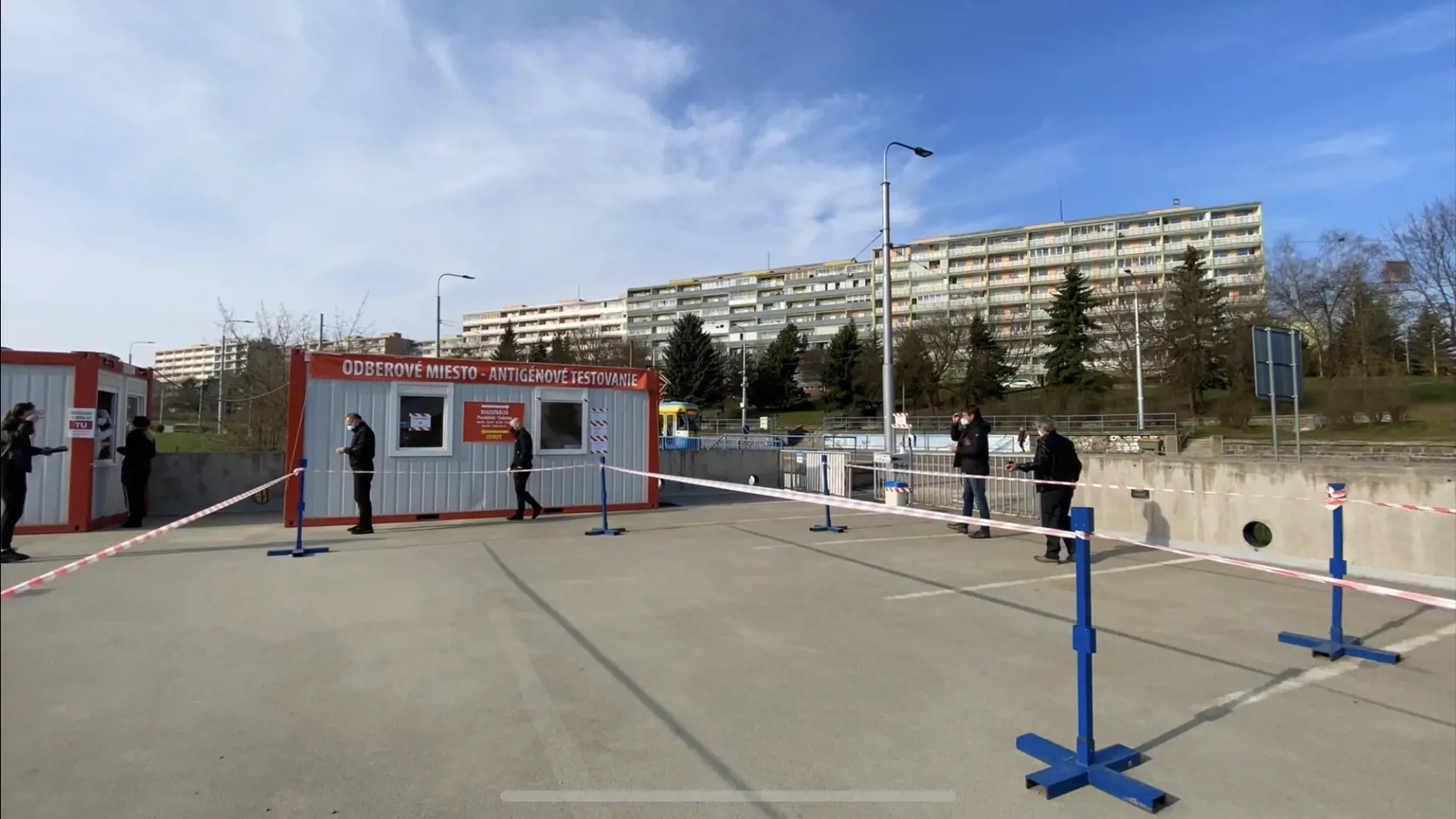 Miroslav Špak, ktorý prevádzkuje MOM-ku na parkovisku pri Steel Arene v Košiciach s výnimkou nedele bude testovať aj počas sviatkov.