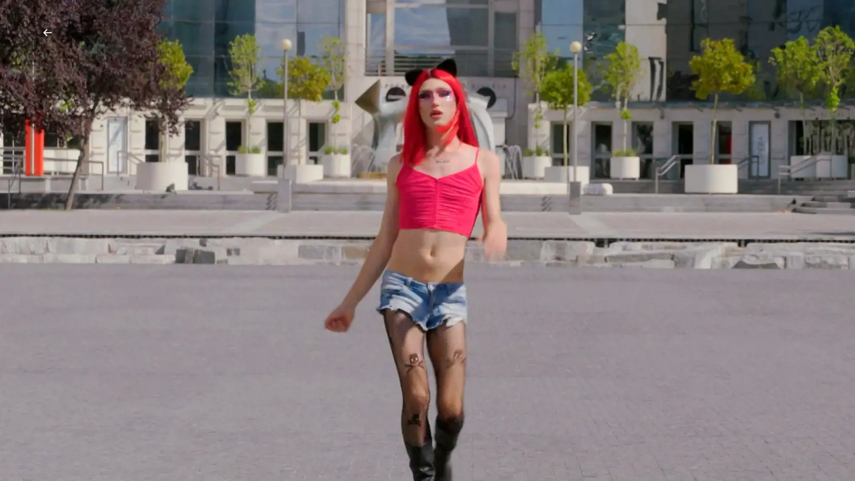 Slaytiiina v pondelok v Nákupných maniačkach.
