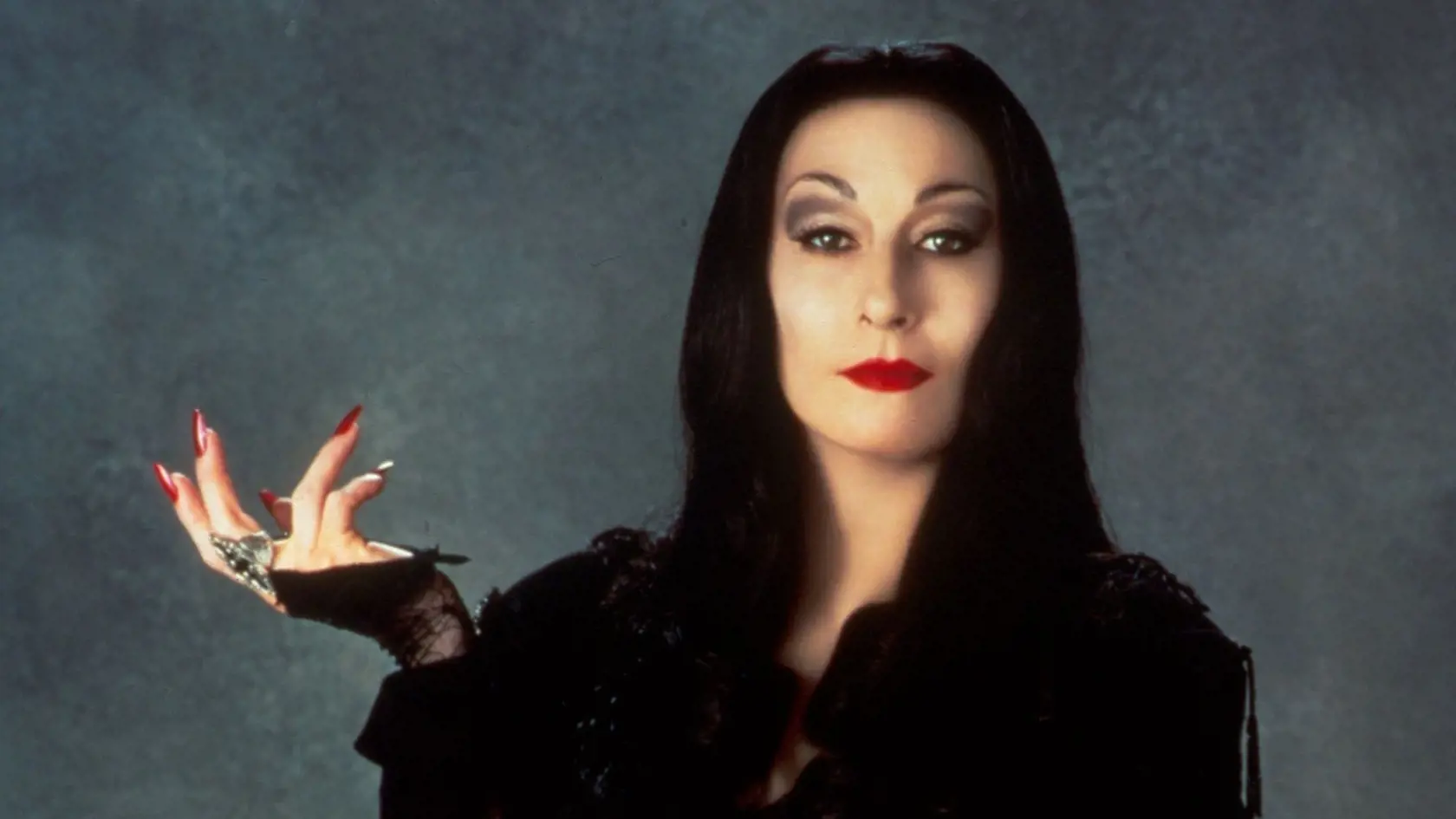 Anjelica Houston